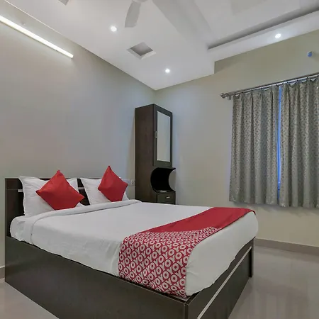 Oyo 12181 Hotel Gravity